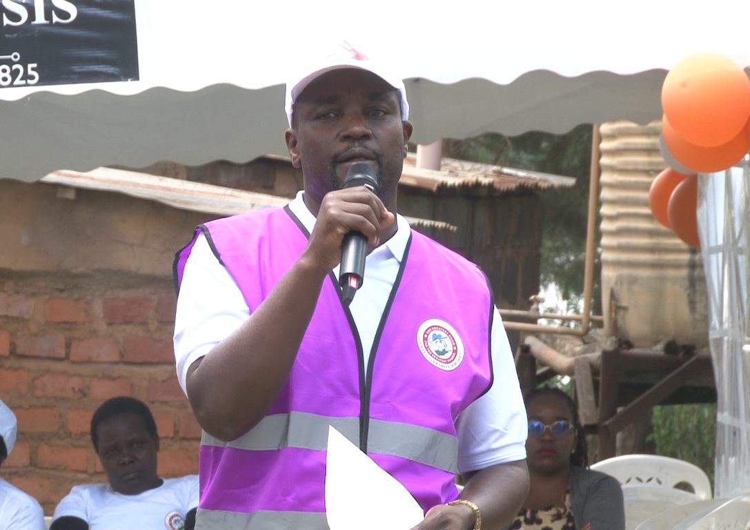 Bomet Governor Prof. Hillary Barchok speaking during the first day of the 16 days of Gender Activism the Child Holding Centre at the Bomet Police Station to serve the children who have been exploited. PHOTO/Kipyegon Rono